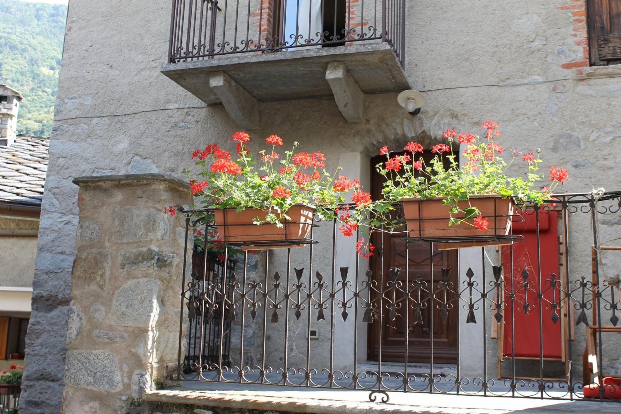 La Maison Des Vignerons Chambres D'Hotes B&B Donnaz エクステリア 写真