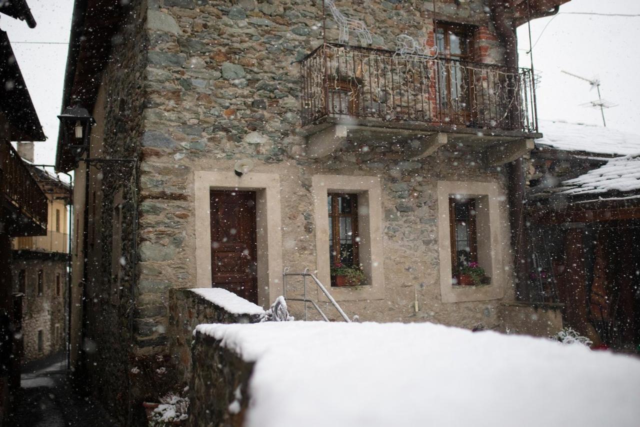La Maison Des Vignerons Chambres D'Hotes B&B Donnaz エクステリア 写真